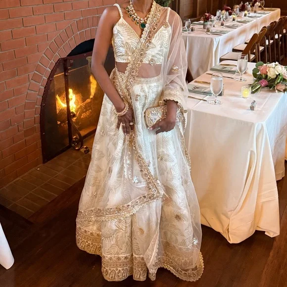 Elegant Cream and Gold Lehenga - Picture 5 of 8
